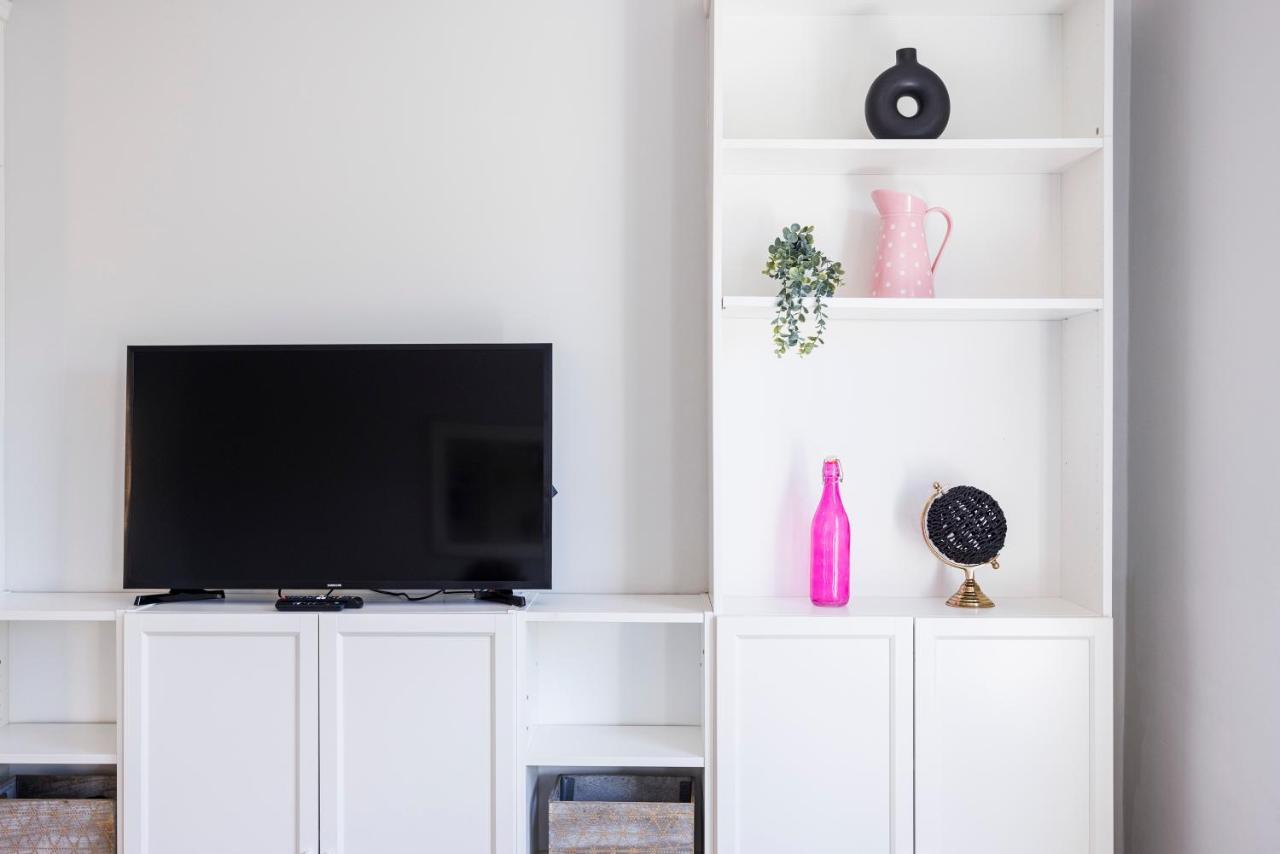 Welcomestay Colliers Wood Two Bed Apartment - Home Away From Home ลอนดอน ภายนอก รูปภาพ