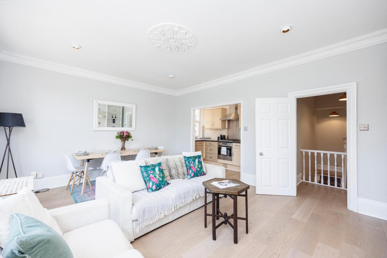 Welcomestay Colliers Wood Two Bed Apartment - Home Away From Home ลอนดอน ภายนอก รูปภาพ