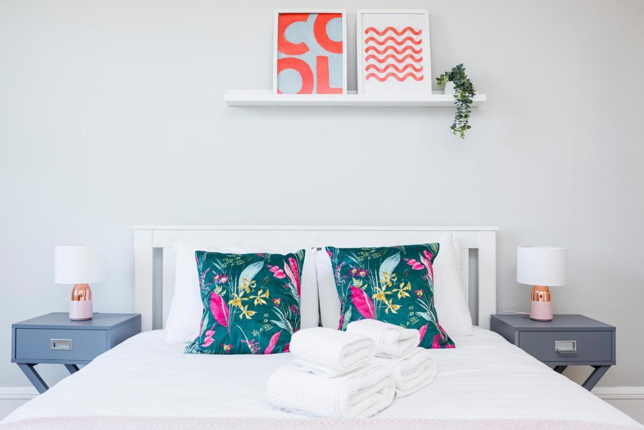 Welcomestay Colliers Wood Two Bed Apartment - Home Away From Home ลอนดอน ภายนอก รูปภาพ
