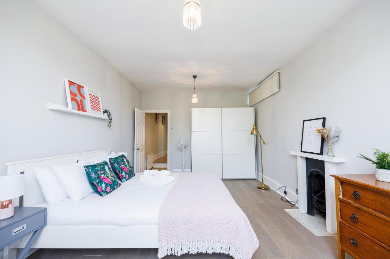 Welcomestay Colliers Wood Two Bed Apartment - Home Away From Home ลอนดอน ภายนอก รูปภาพ