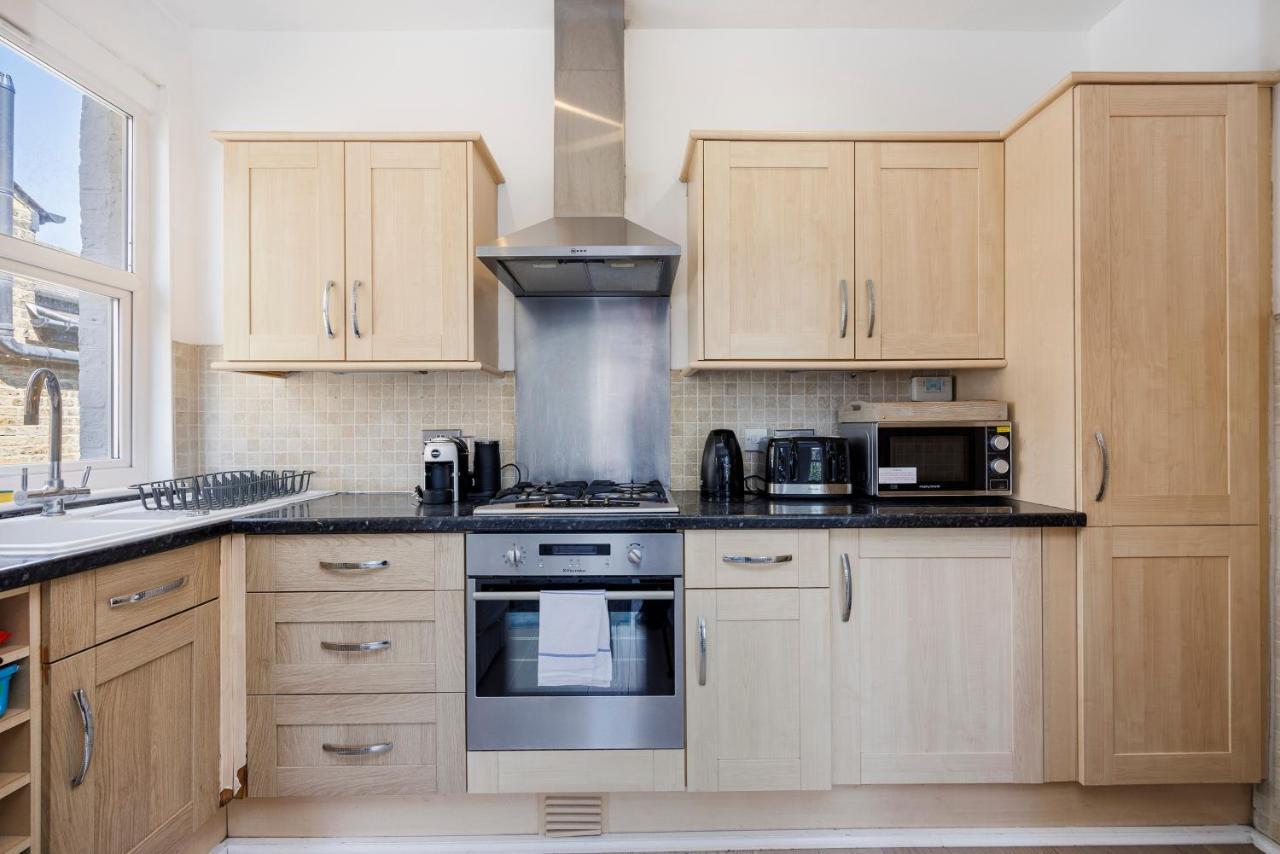 Welcomestay Colliers Wood Two Bed Apartment - Home Away From Home ลอนดอน ภายนอก รูปภาพ